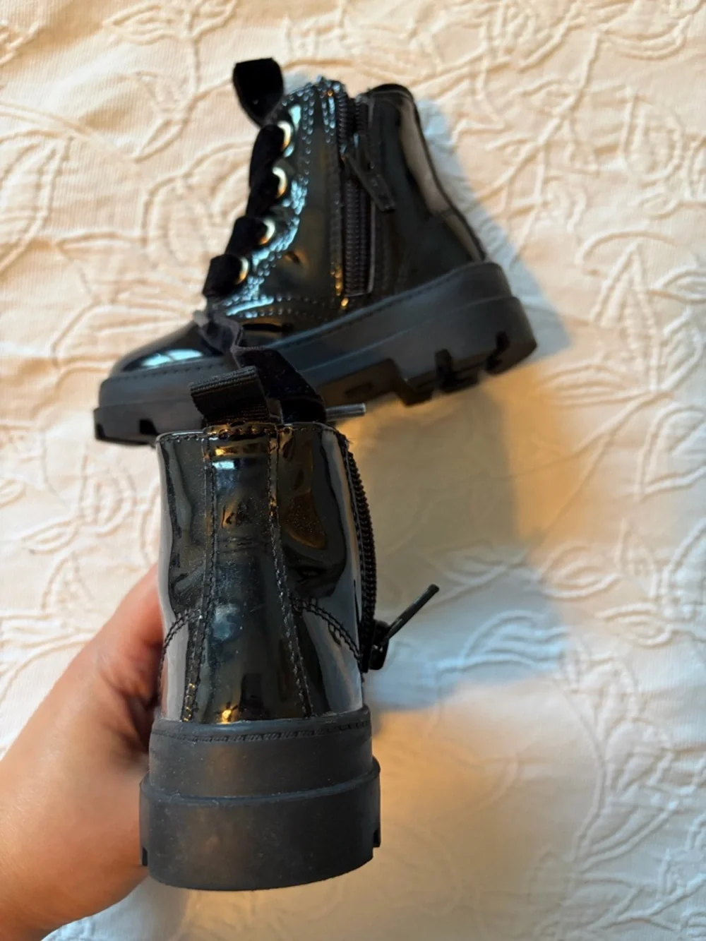H&m girls toddler 5.5 like new Black Patent Chunky Lace-Up Ankle Boots